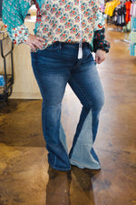 Hello 70's 2-Toned Judy Blue Flare Jeans