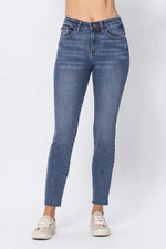 Judy Blue Cleo Embroidered Pocket Relaxed Fit Jeans