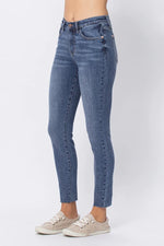 Judy Blue Cleo Embroidered Pocket Relaxed Fit Jeans